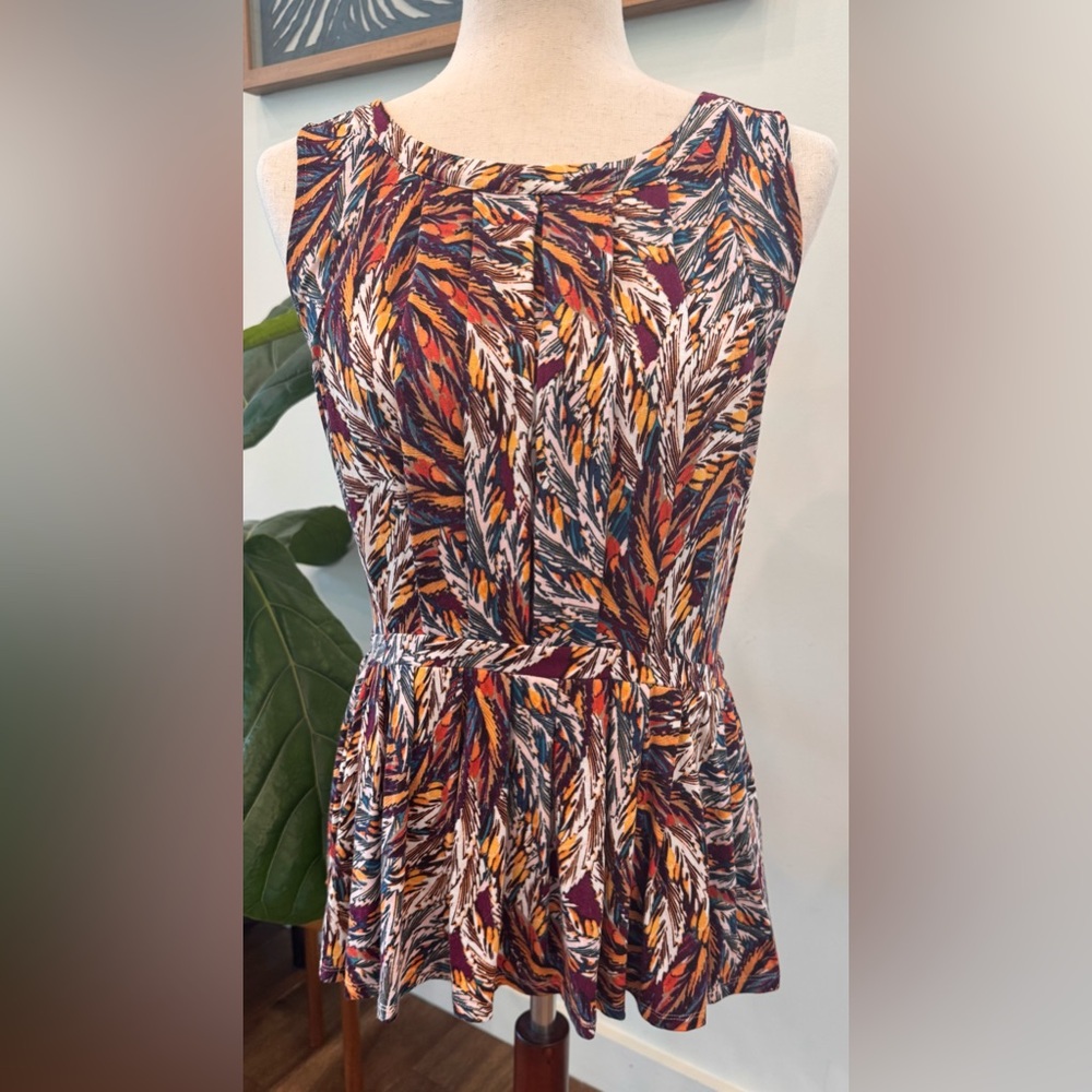 Anthropologie Deletta Colorful Feather Print Top. Like New